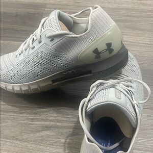 Under Armour Men's Light Gray Athletic Shoes